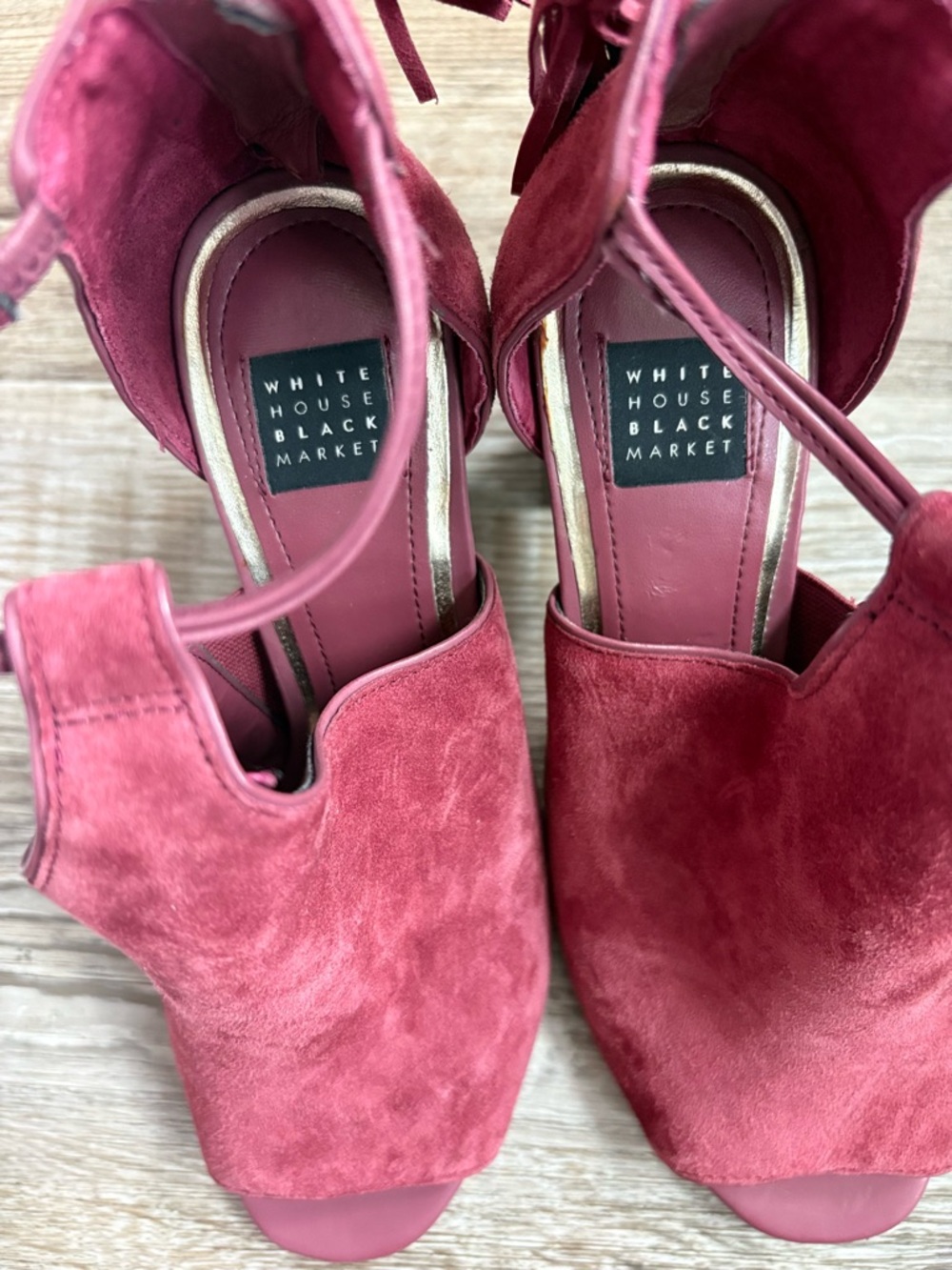 White House Black Market Women's Suede Open-Toe Block Heel Sandals in Wine Red - Picture 3 of 6